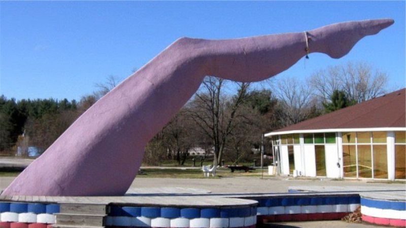 Roadside Attractions - Giant Lady's Leg Sundial - Lake Village